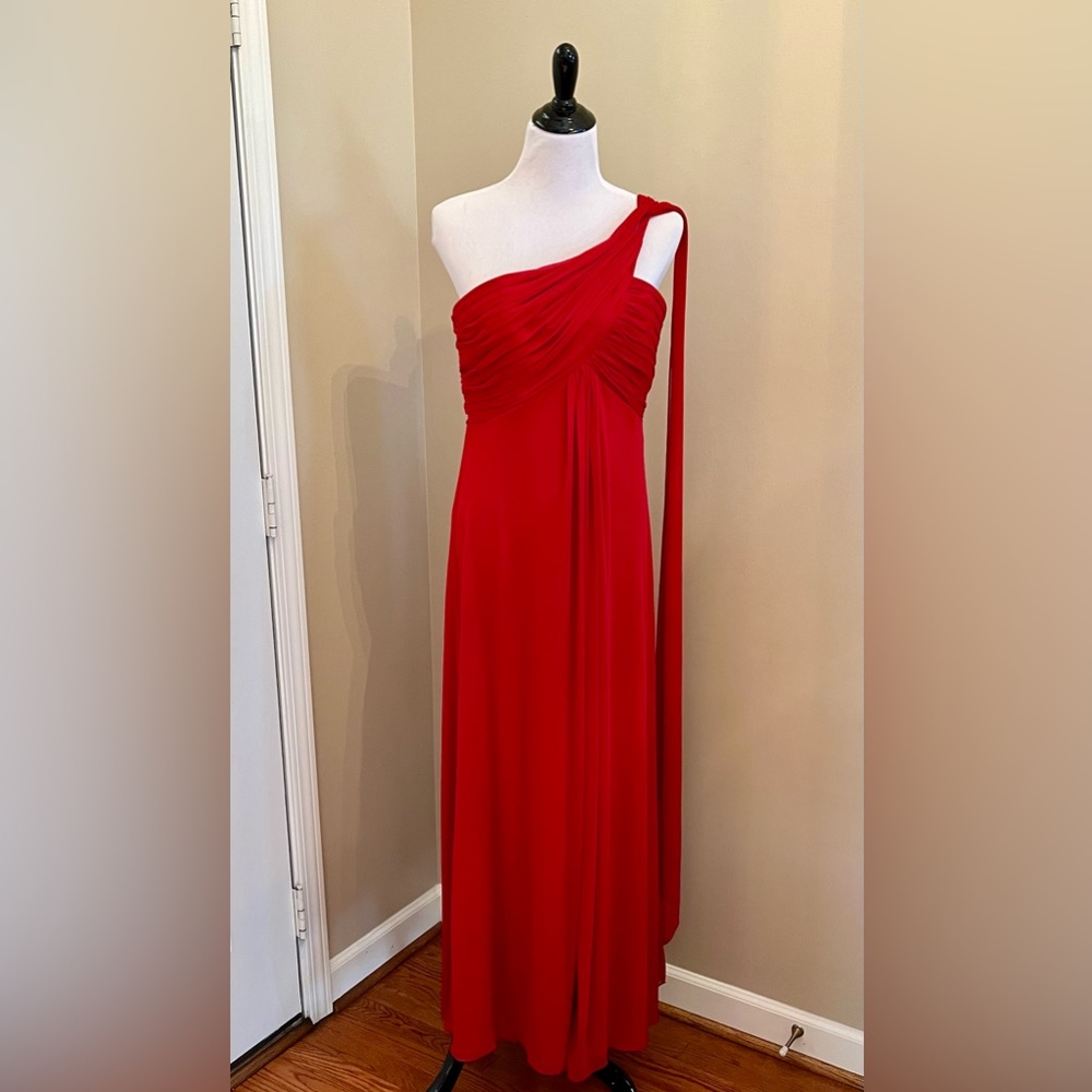 ALEX Evenings red chiffon lined off shoulder formal dress Size 12
